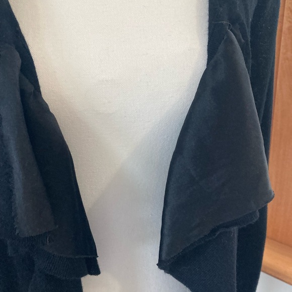 Banana republic size small ruffle cardigan like new - Picture 2 of 6